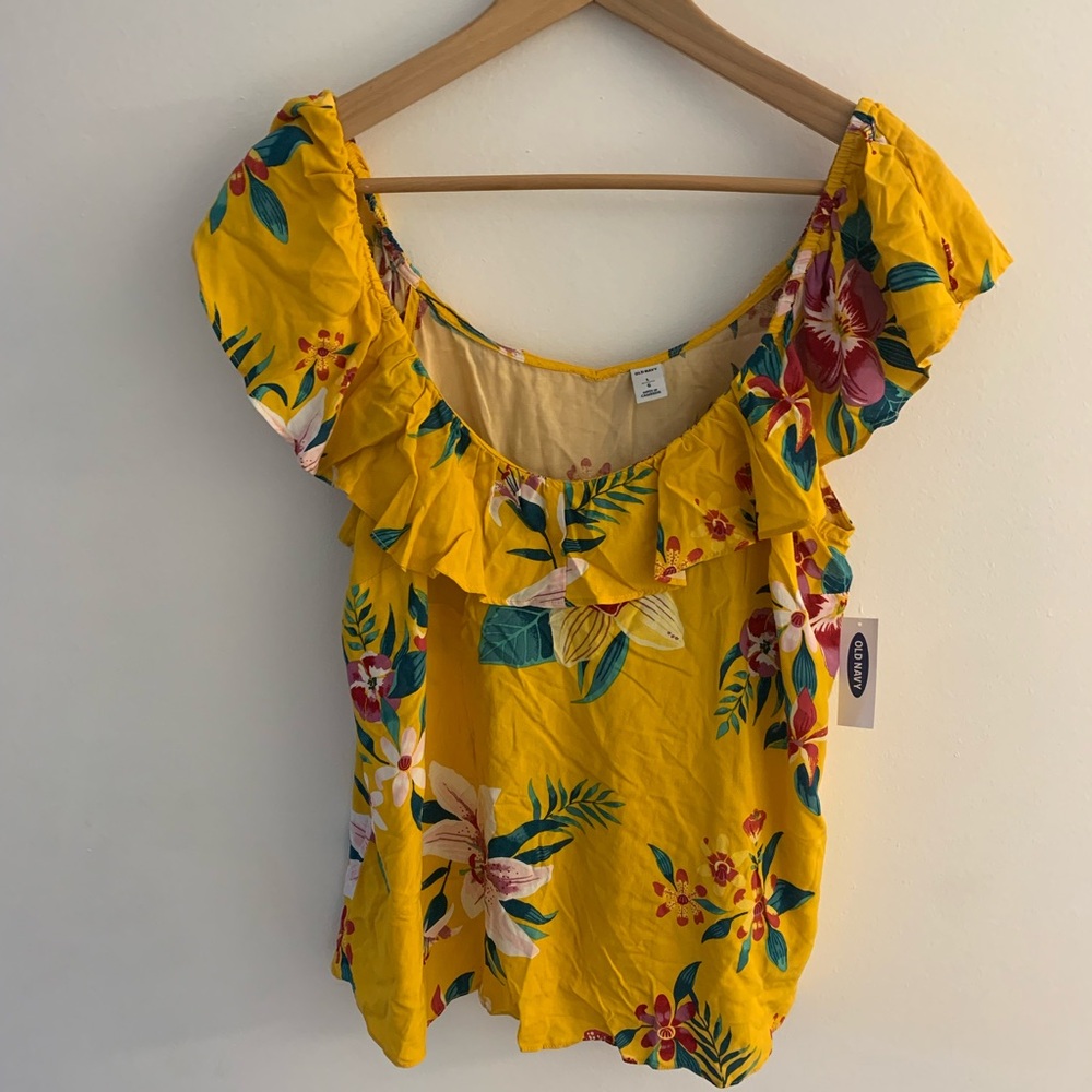 NWT Old Navy Yellow Floral Ruffle Summer Top - Size L. Brand new! Rayon. Cute!
